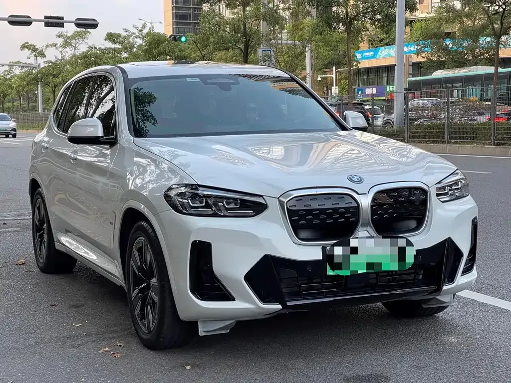 BMW iX3 2025 из CN, фото 3