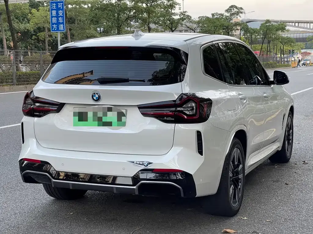 BMW iX3 2025 из CN, фото 5