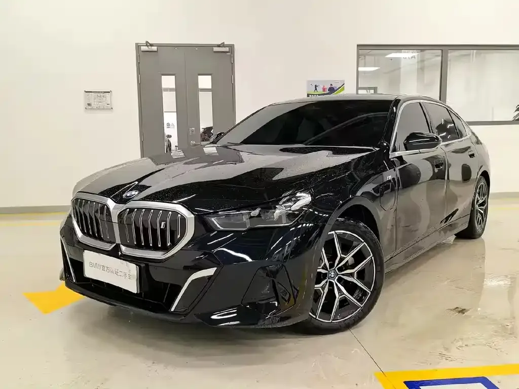 BMW i5 — фото 2