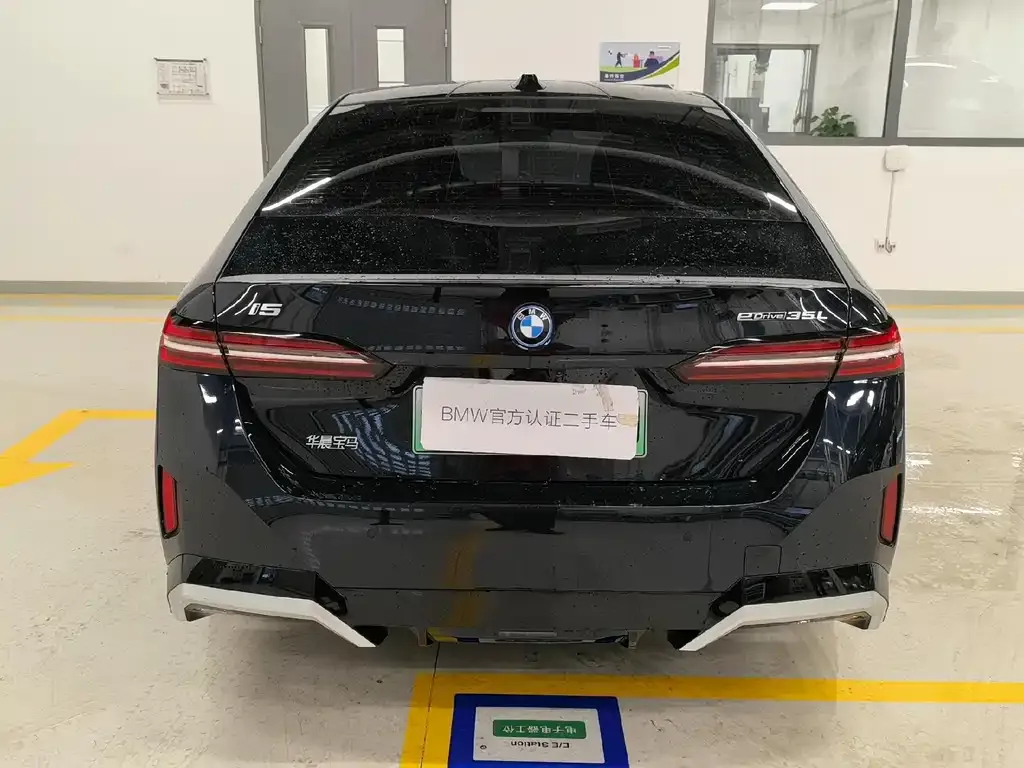 BMW i5 — фото 7