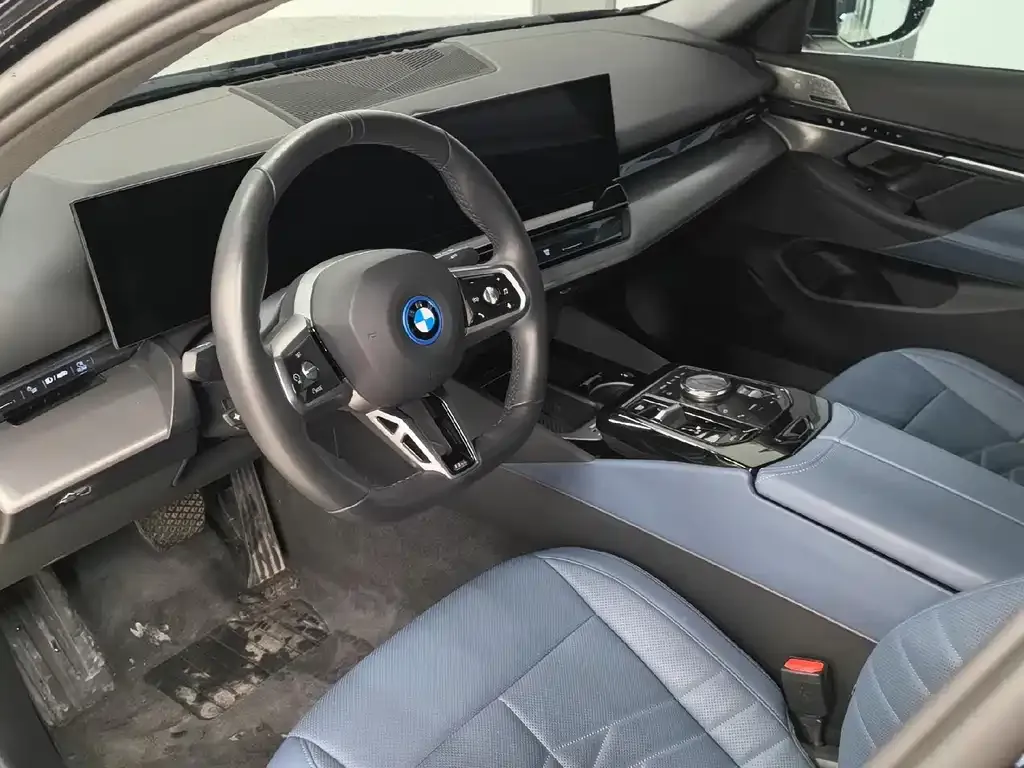 BMW i5 — фото 8