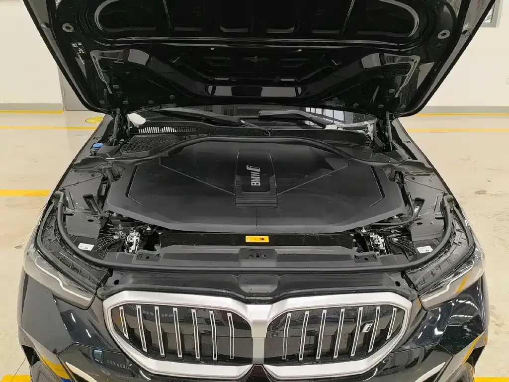 BMW i5 — фото 10