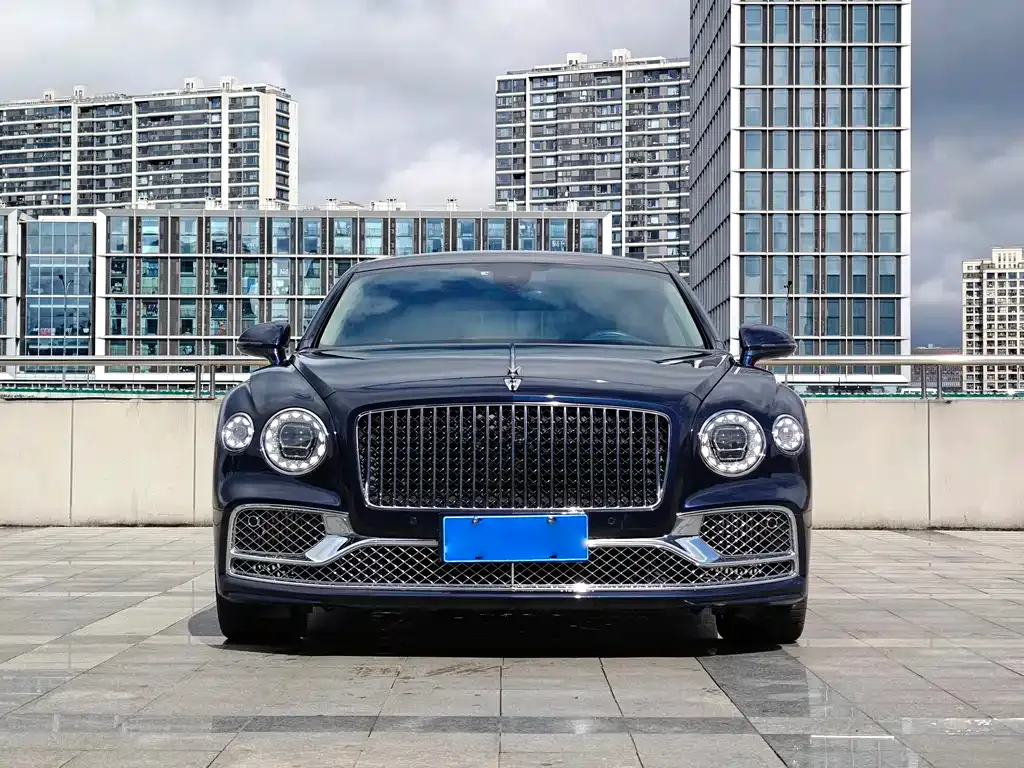 Bentley Flying Spur — фото 9