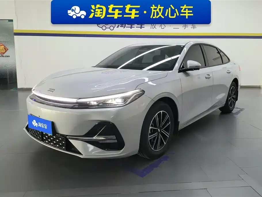 Geely 银河A7