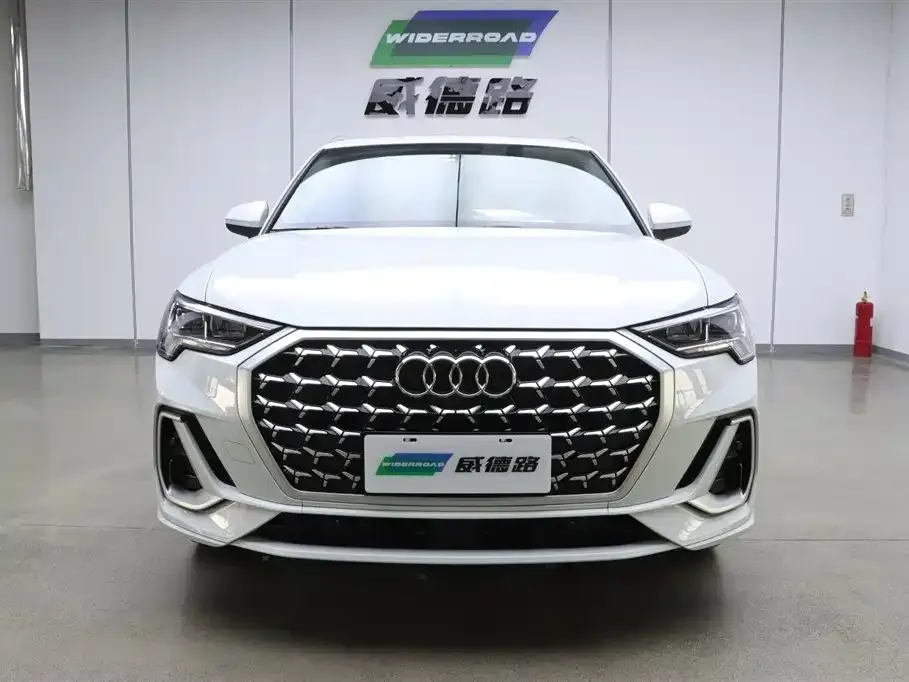 Audi Q3 2024 из CN, фото 5