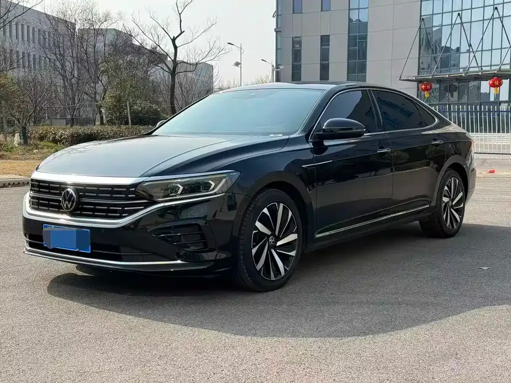 Volkswagen Passat — фото 1