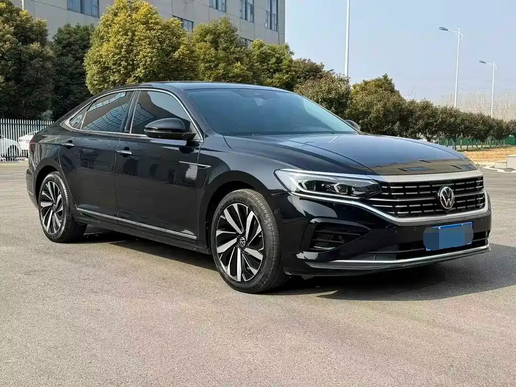 Volkswagen Passat — фото 10