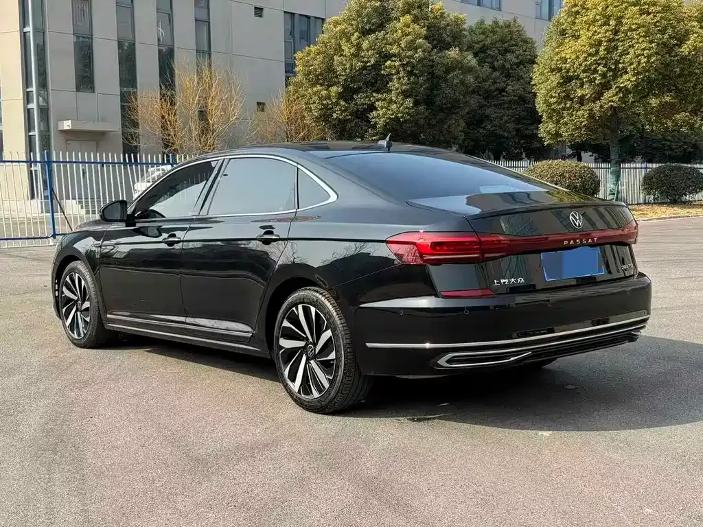 Volkswagen Passat — фото 6
