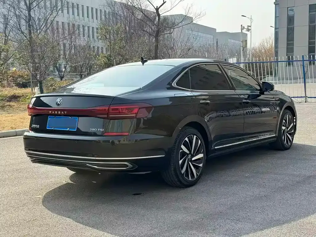 Volkswagen Passat — фото 5