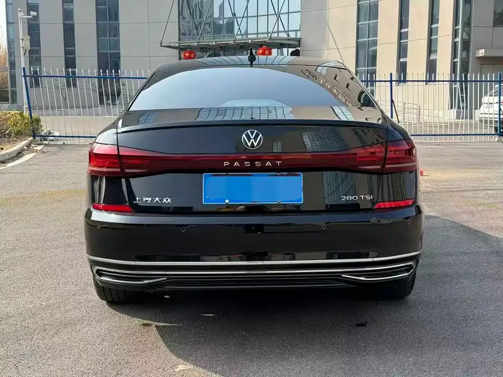 Volkswagen Passat — фото 7