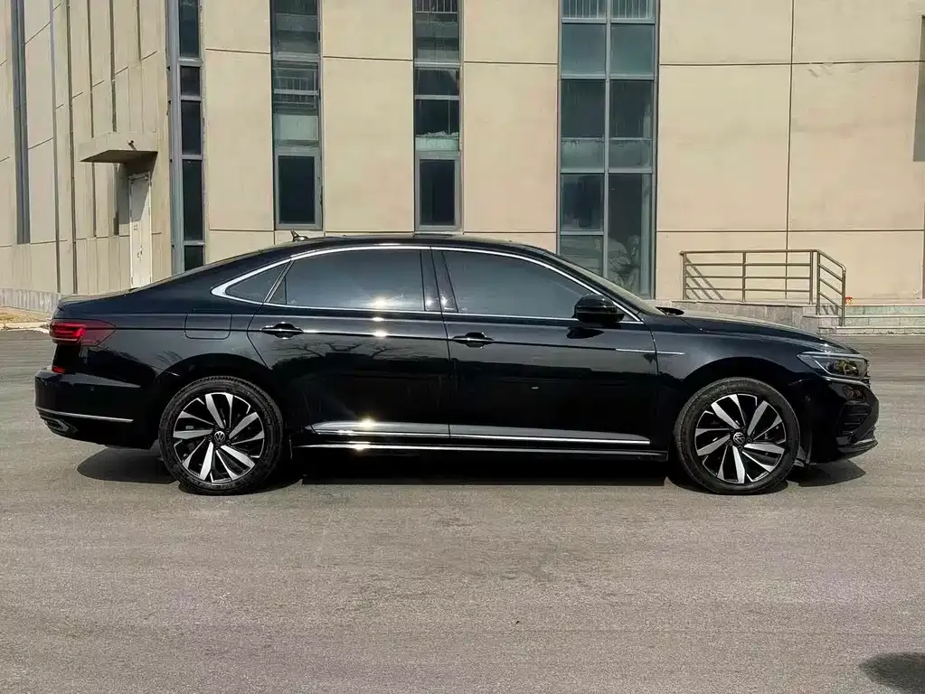 Volkswagen Passat — фото 8