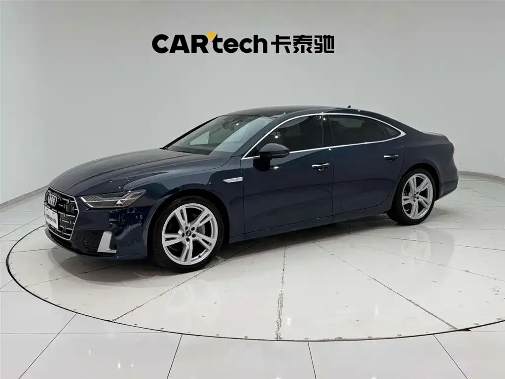 Audi A7L — фото 1