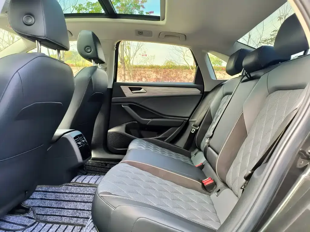 Volkswagen Sagitar 2023 из CN, фото 10