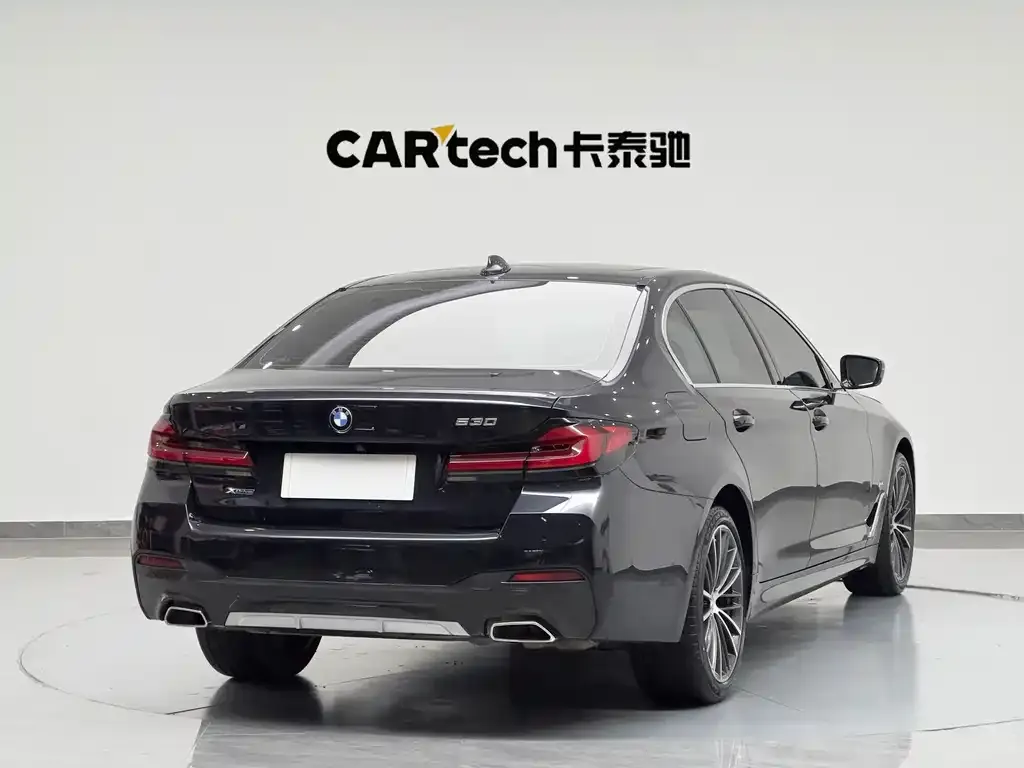 BMW 5 Series — фото 2