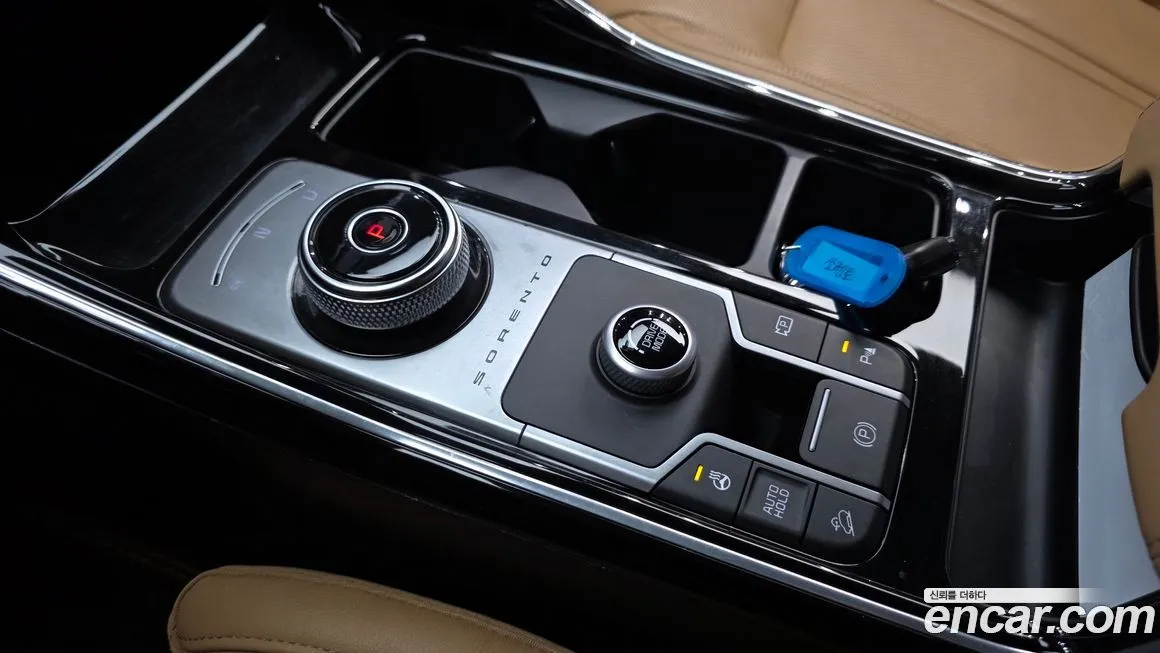 Kia Sorento — фото 5