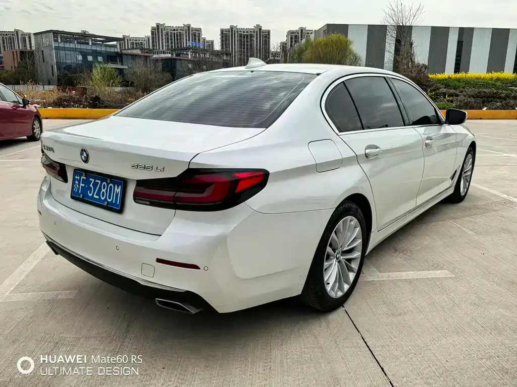 BMW 5 Series — фото 5