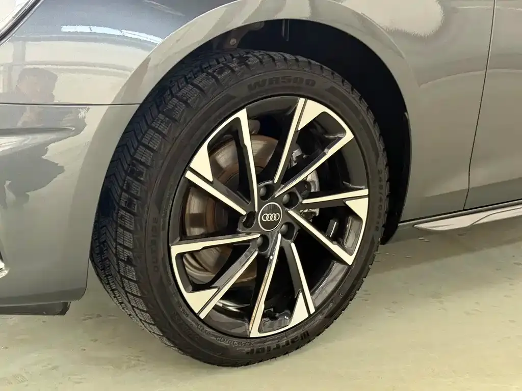 Audi A4L 2024 из CN, фото 3