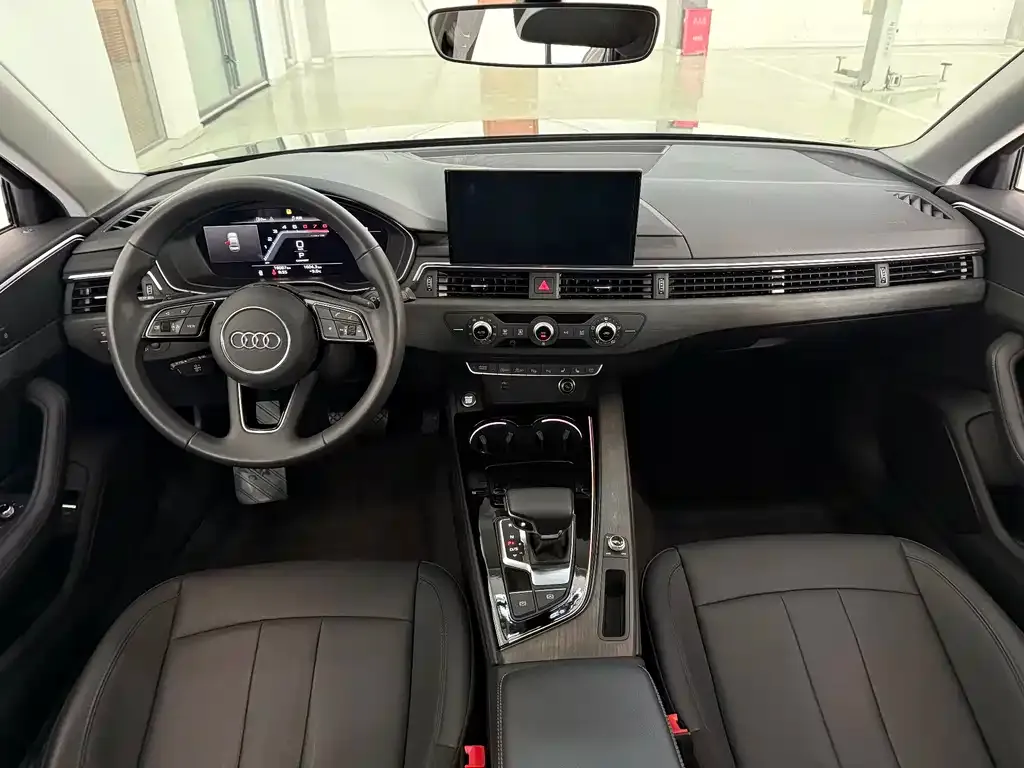 Audi A4L 2024 из CN, фото 8