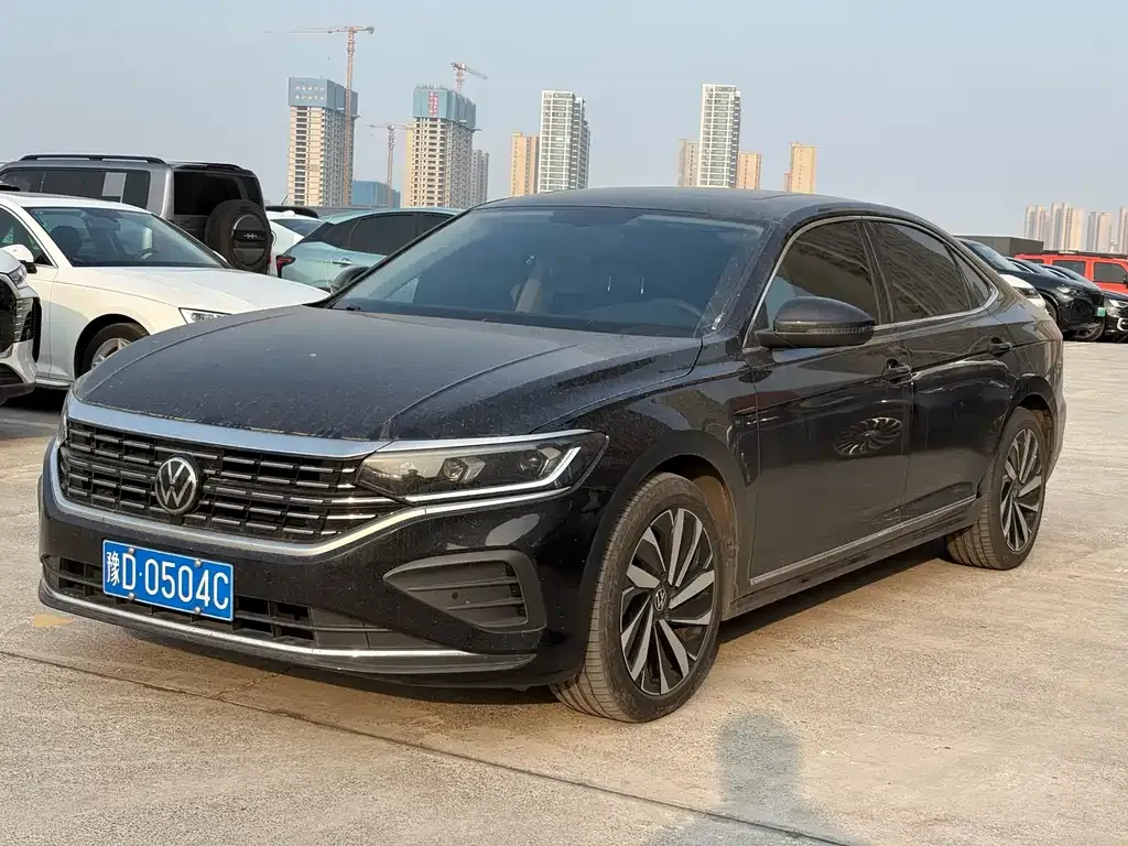Volkswagen Passat — фото 1