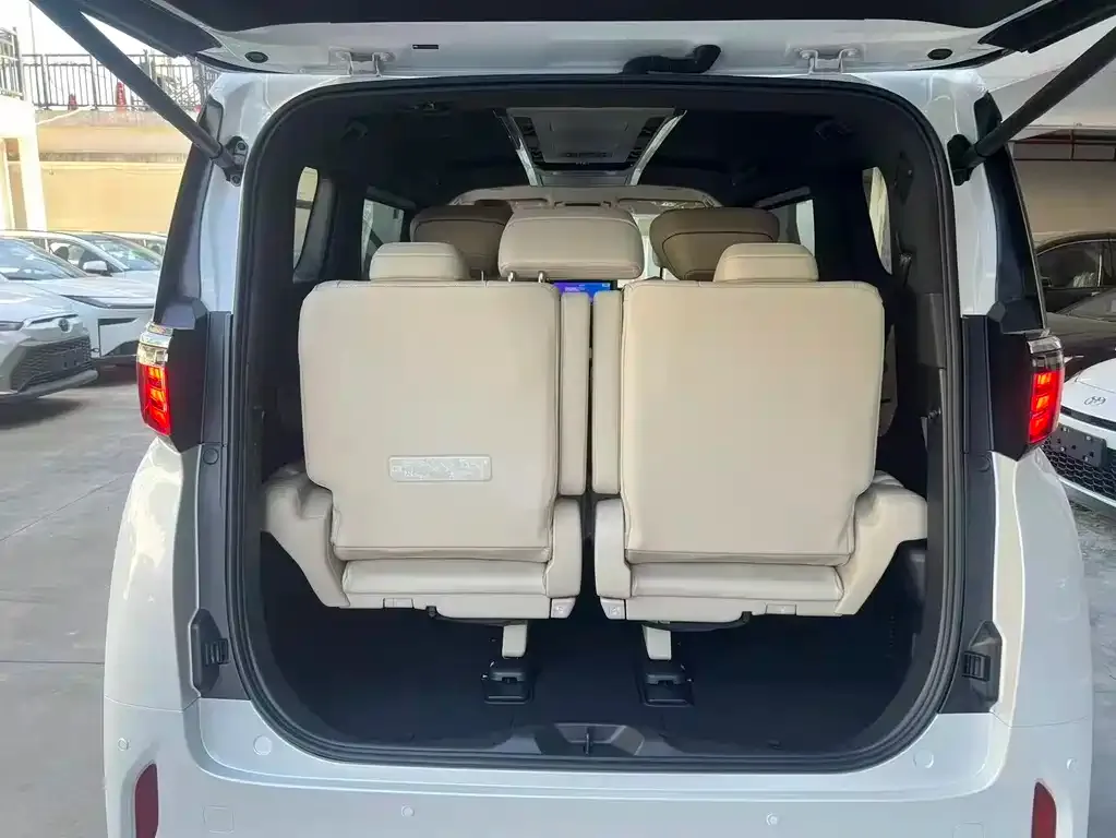 Toyota Alphard 2026 из CN, фото 2