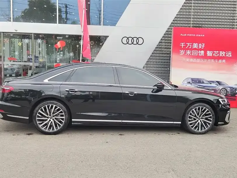 Audi A8 — фото 6