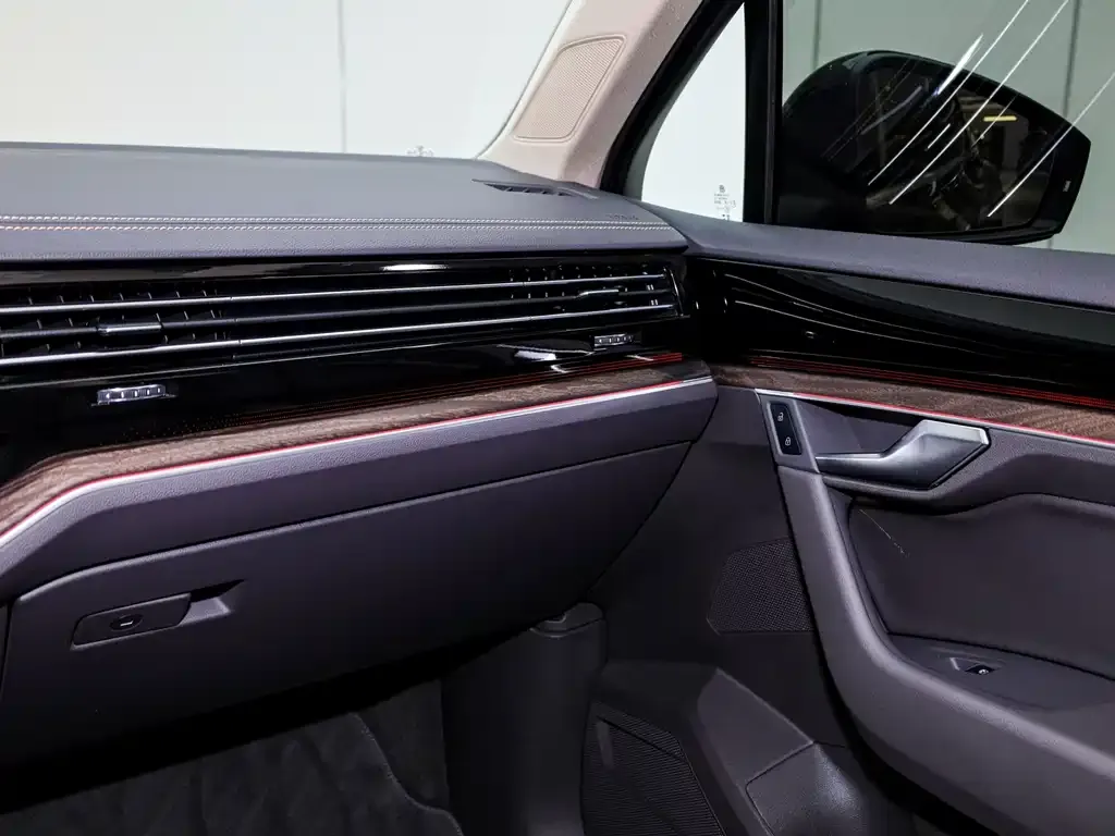 Volkswagen Touareg 2024 из CN, фото 5