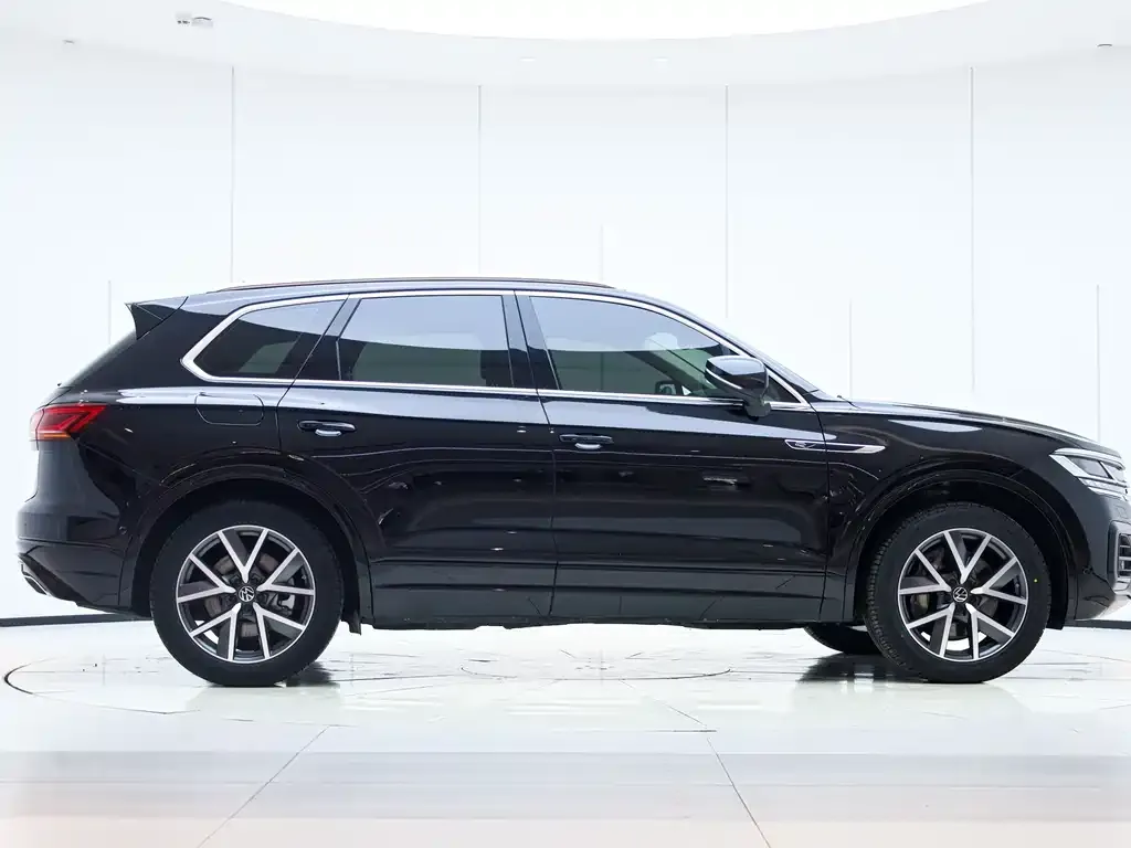 Volkswagen Touareg 2024 из CN, фото 10