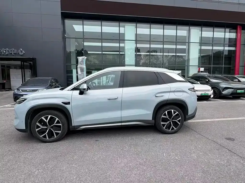 BYD L DM-i — фото 2