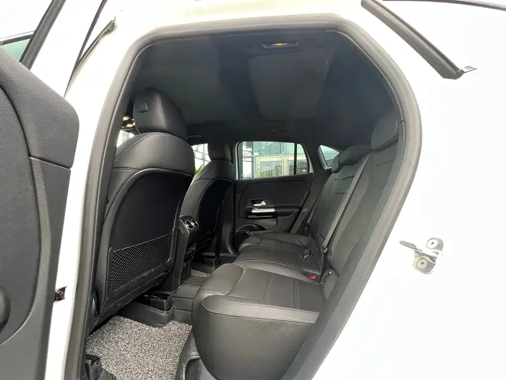 Mercedes-Benz GLA 2024 из CN, фото 2