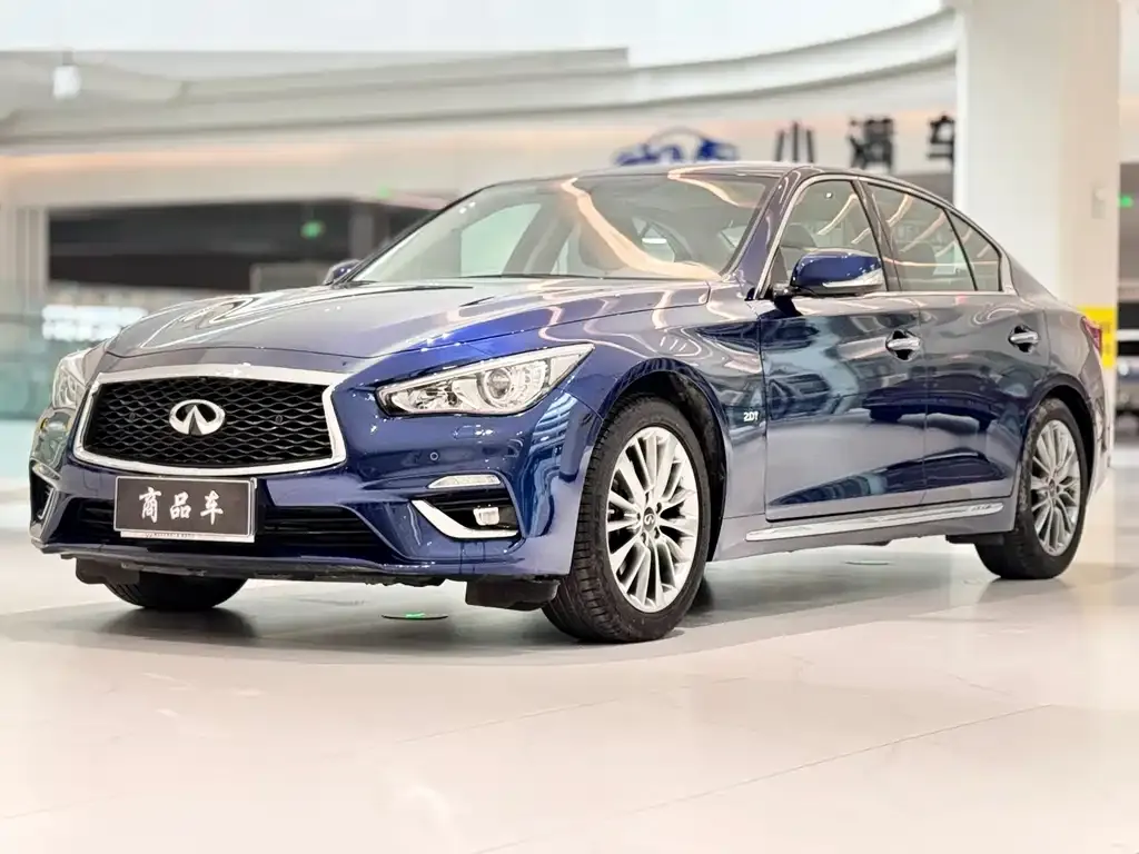 Infiniti Q50L — фото 1