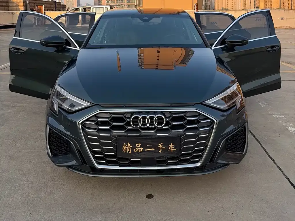 Audi A3 — фото 1