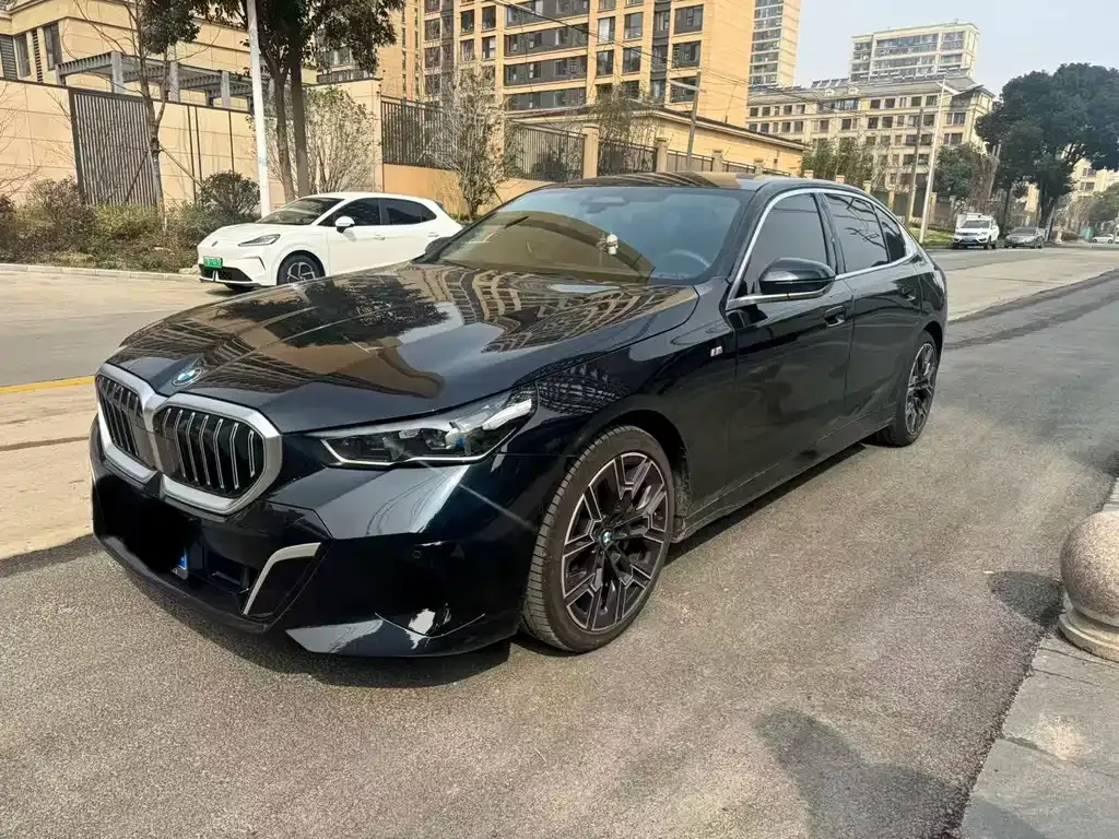 BMW 5 Series — фото 3