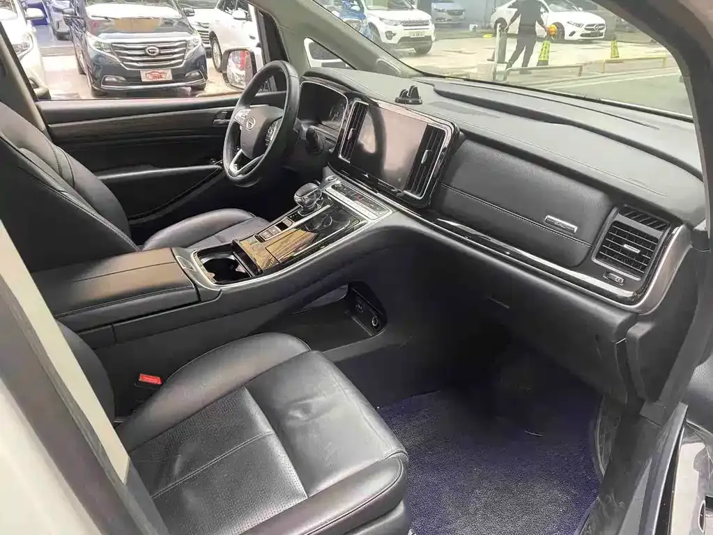 GAC Motor Trumpchi M8 — фото 10