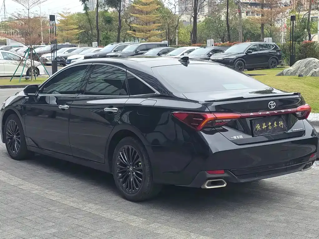 Toyota Avalon — фото 10