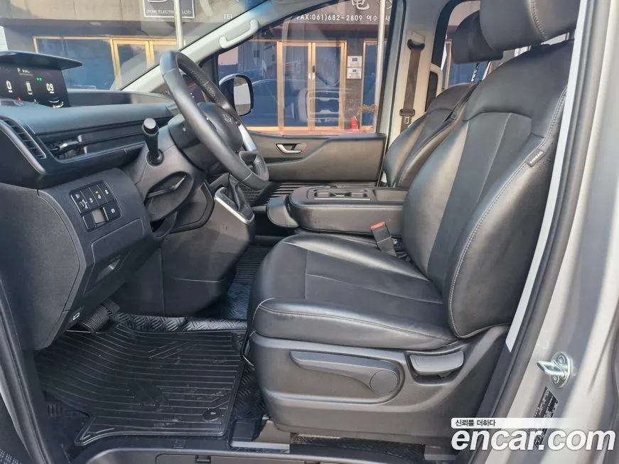 Hyundai Staria 2023 из KR, фото 3