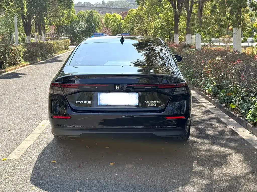Honda Accord — фото 10