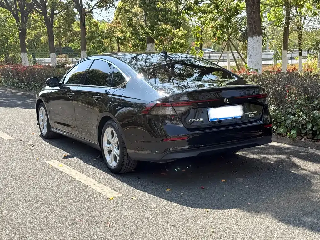 Honda Accord — фото 7