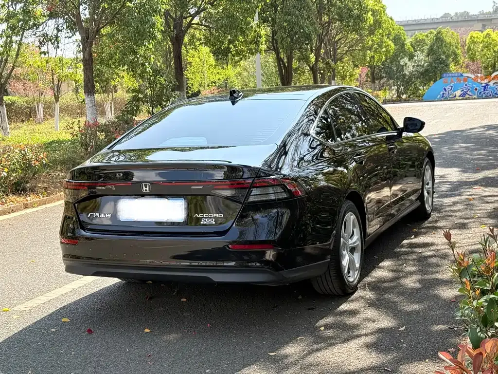 Honda Accord — фото 6