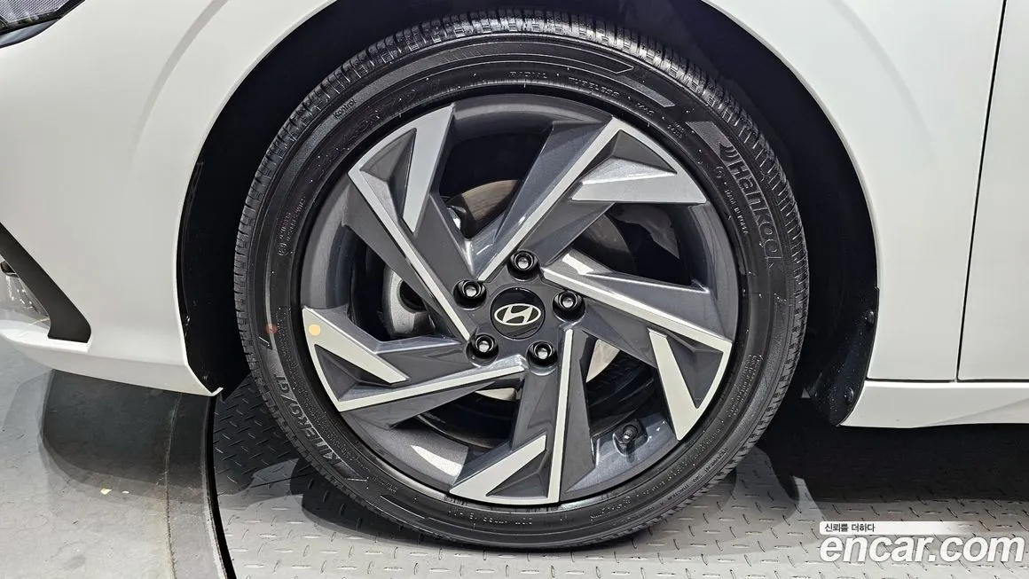 Hyundai AVANTE — фото 5