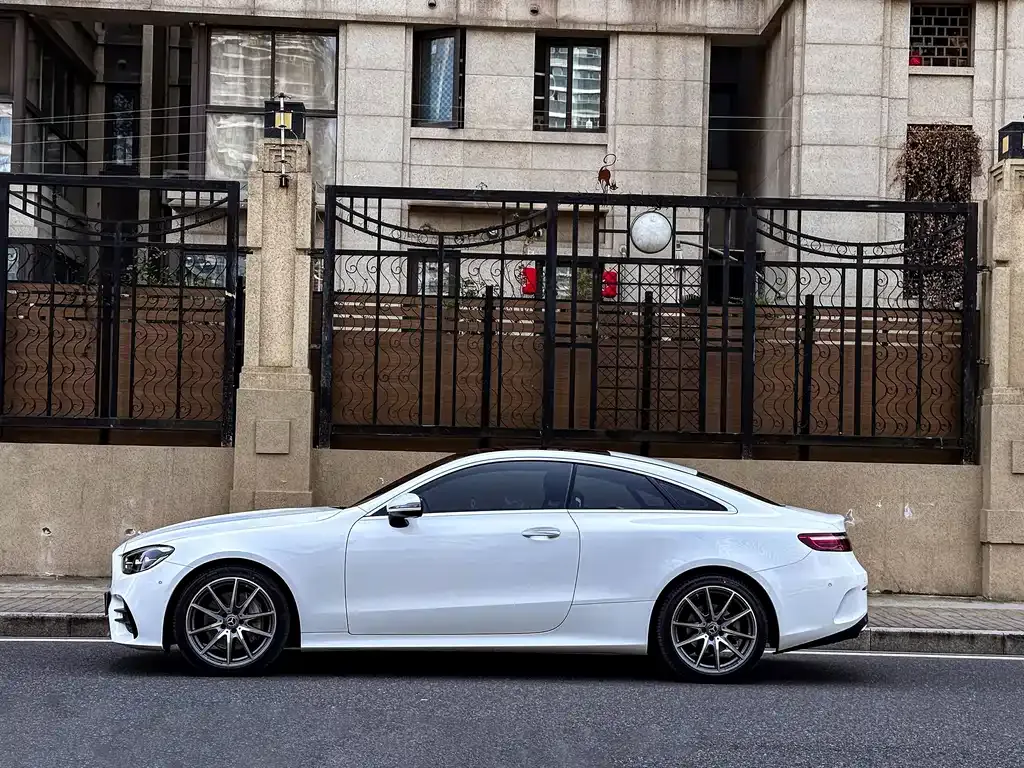 Mercedes-Benz E-Class (Import) — фото 4