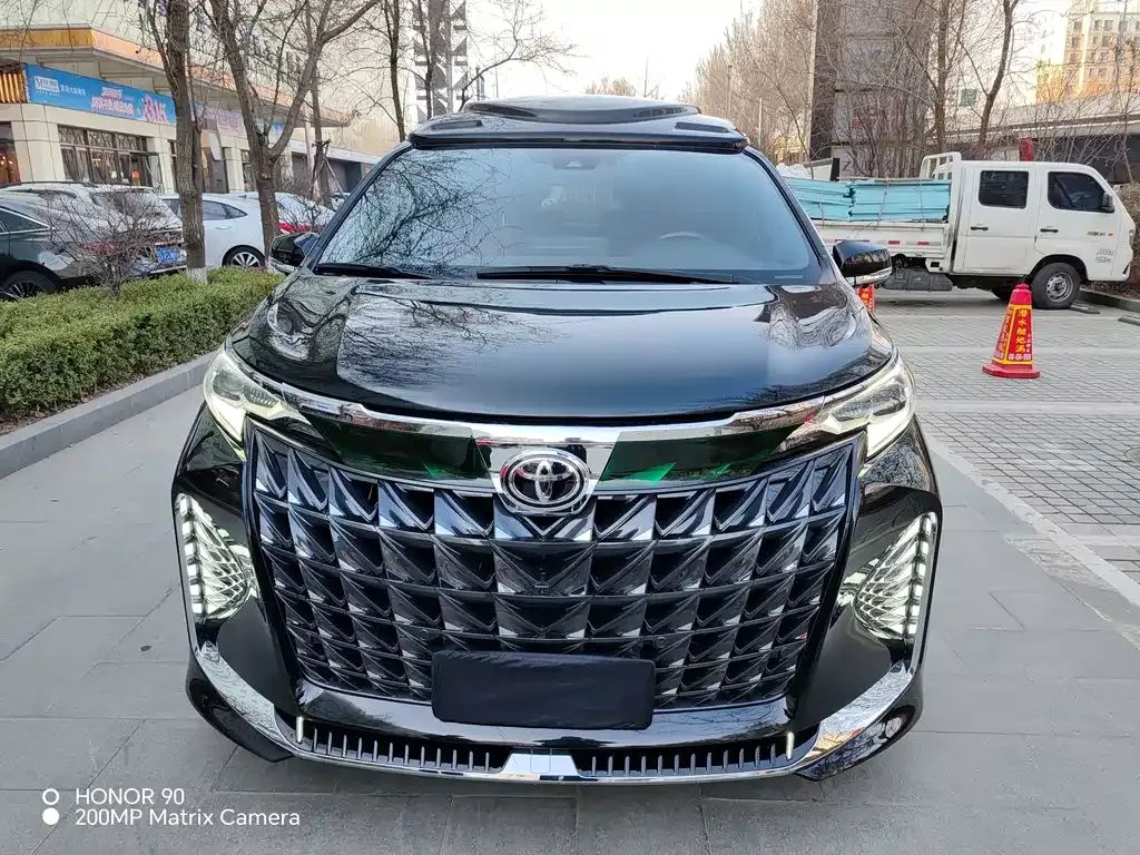 Toyota Sienna — фото 5