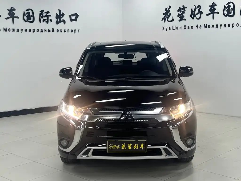 Mitsubishi Outlander — фото 7