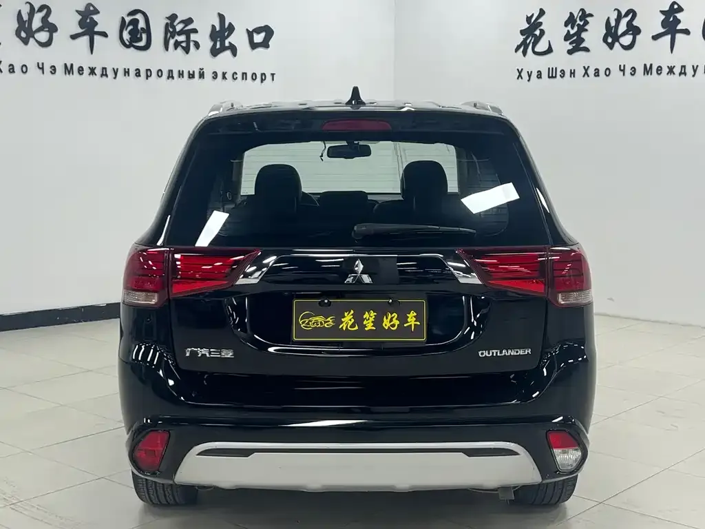 Mitsubishi Outlander — фото 5