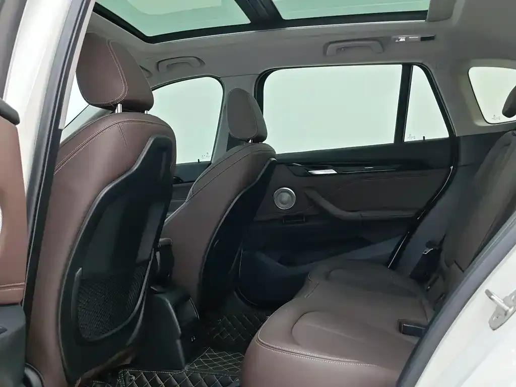 BMW X1 2021 из CN, фото 3