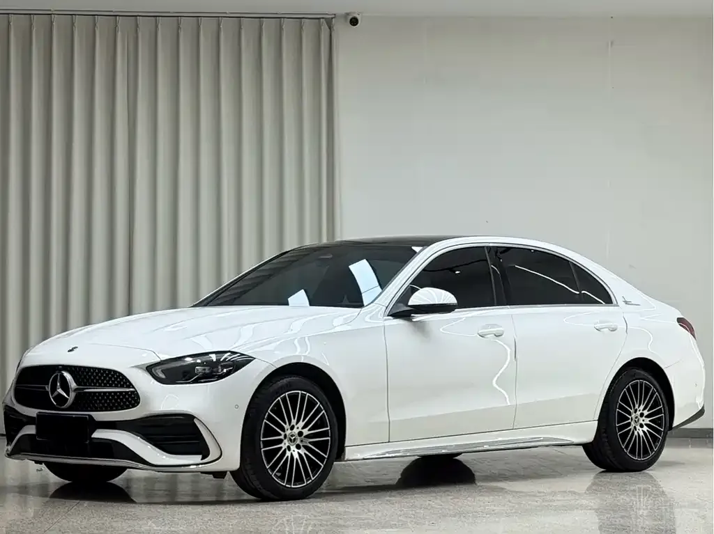 Mercedes-Benz C-Class — фото 1