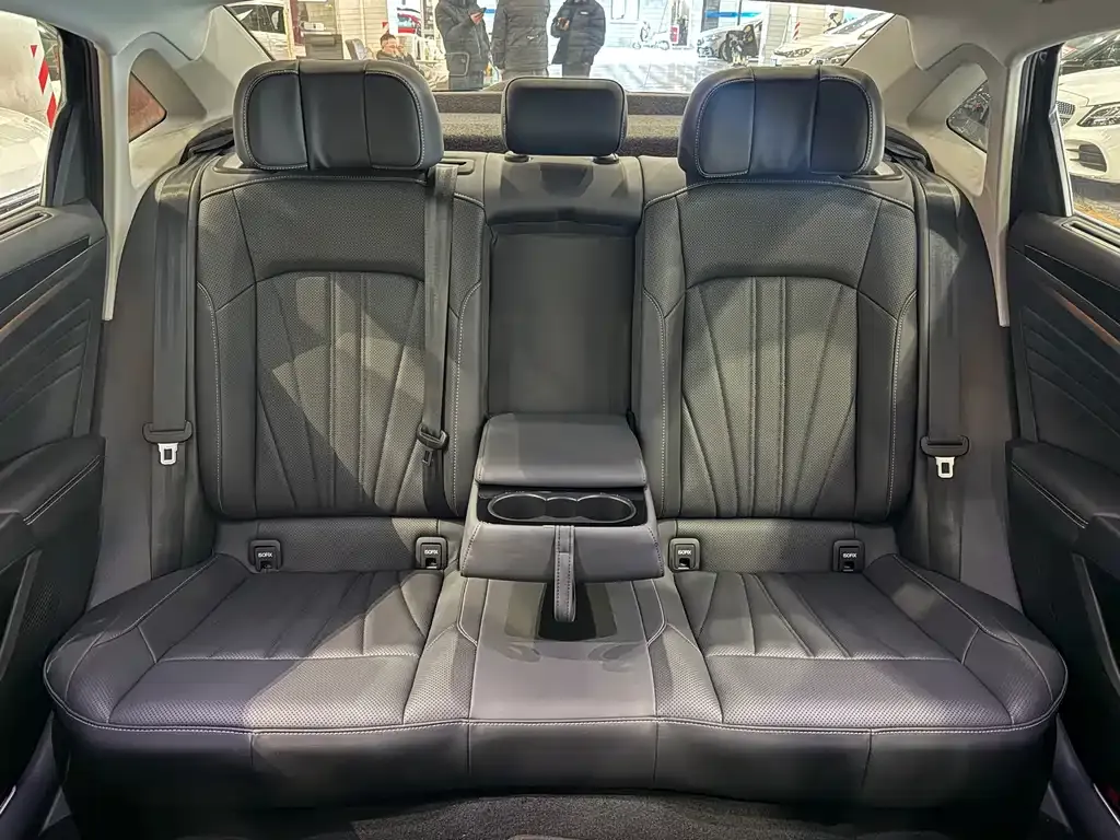 Volkswagen Passat — фото 7