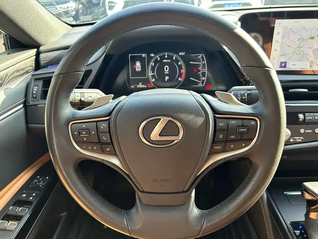 Lexus ES — фото 4