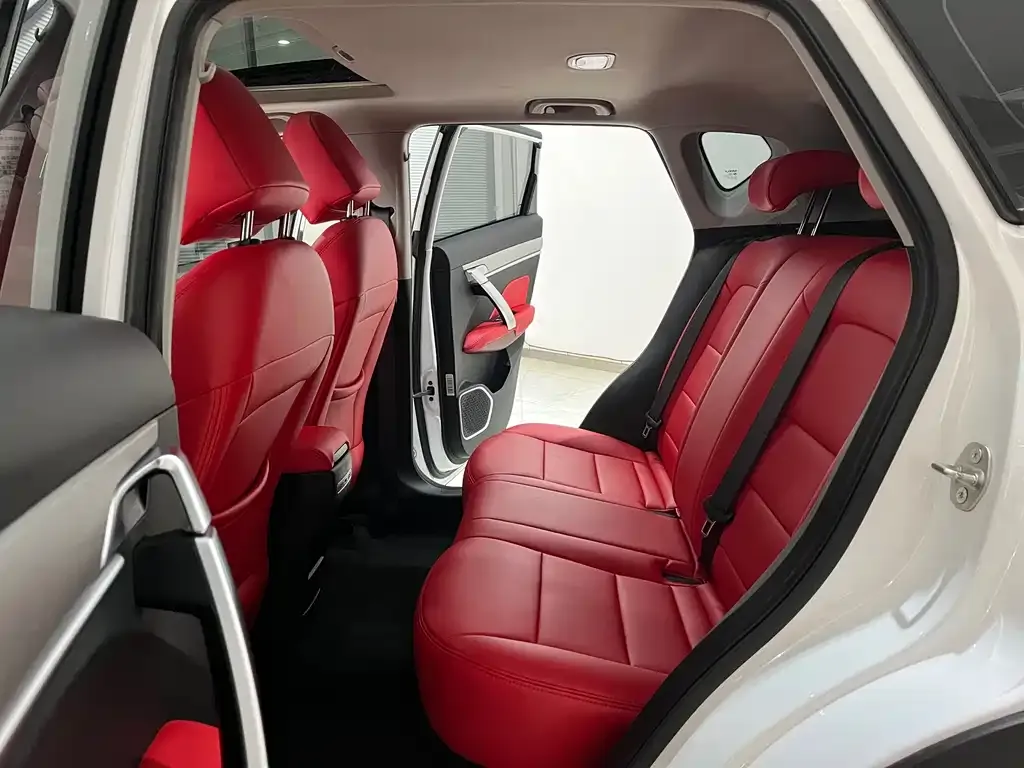 Geely Binyue — фото 10