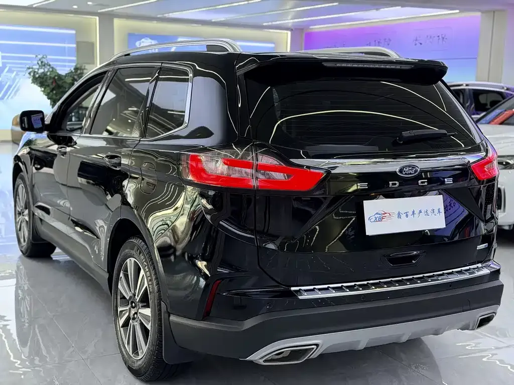 Ford Edge — фото 6