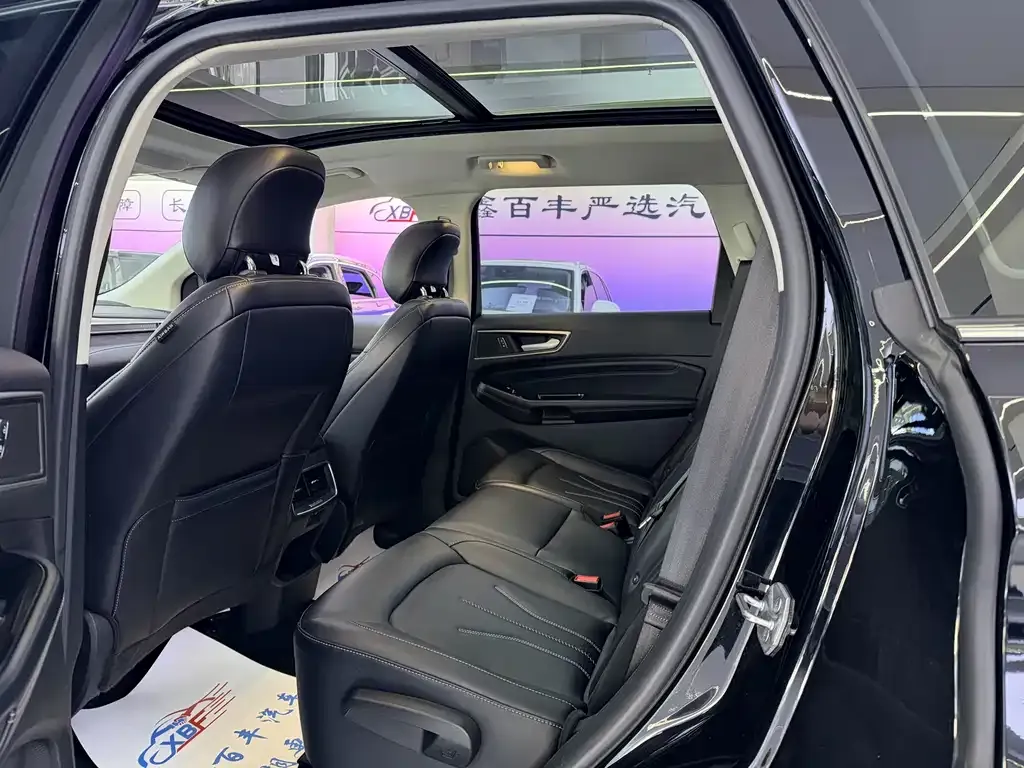 Ford Edge — фото 10